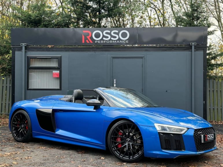 AUDI R8