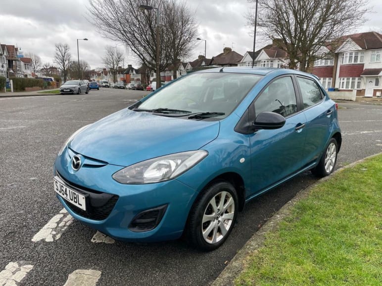 MAZDA 2