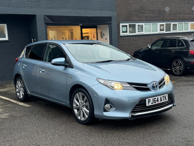 TOYOTA AURIS