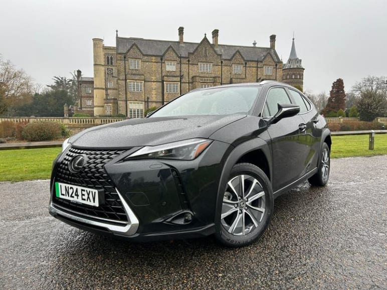 LEXUS UX