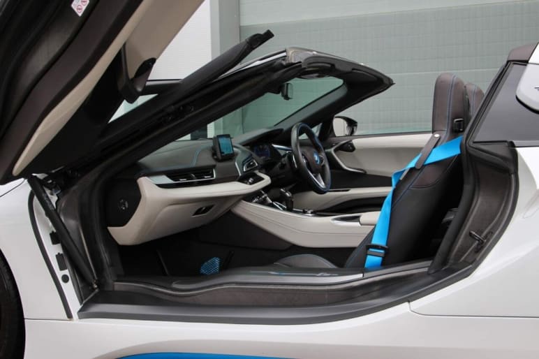 1.5 I8 ROADSTER 2d 369 BHP