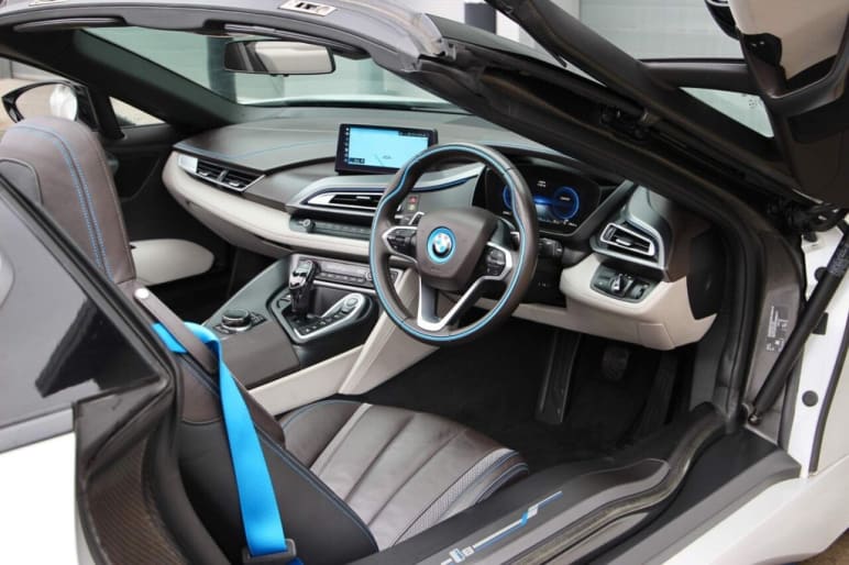 1.5 I8 ROADSTER 2d 369 BHP