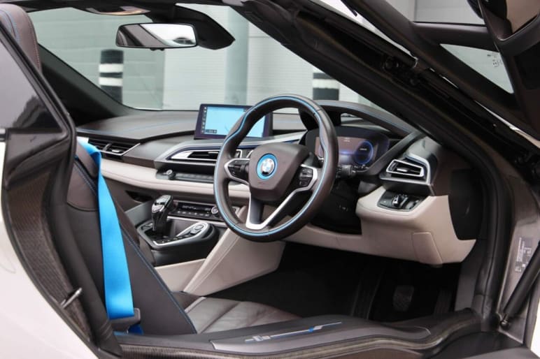 1.5 I8 ROADSTER 2d 369 BHP
