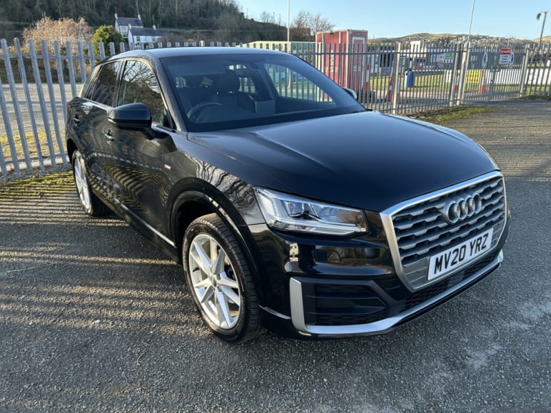 AUDI Q2
