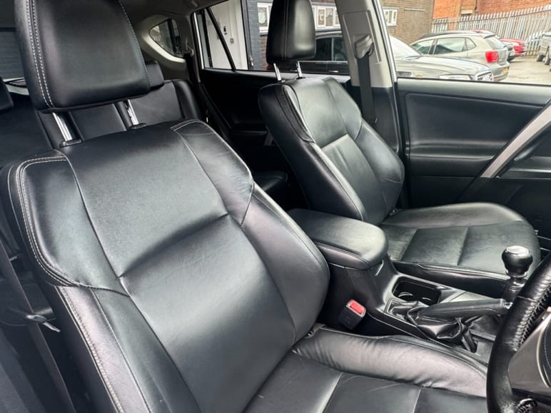 2.0 D-4D Excel SUV 5dr Diesel Manual Euro 6 (s/s) (143 ps)