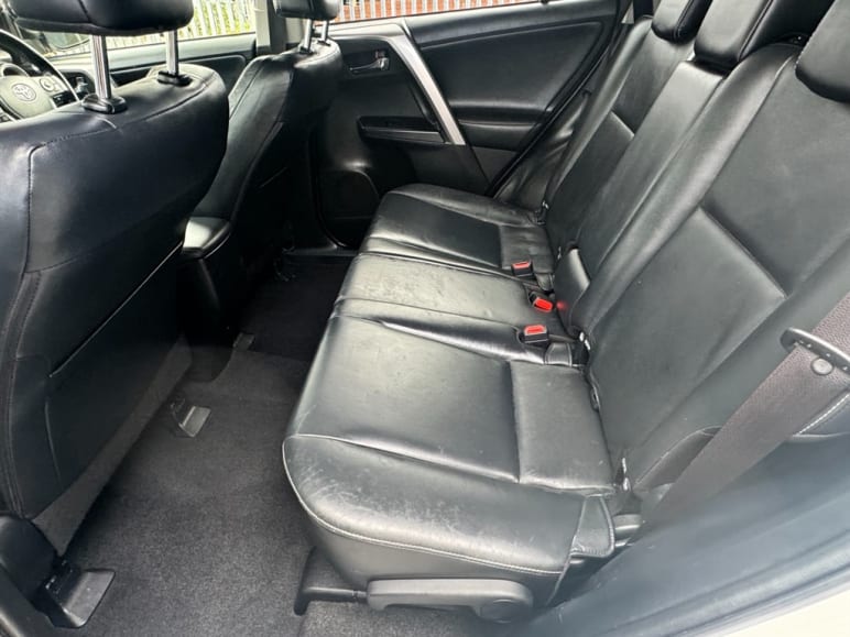 2.0 D-4D Excel SUV 5dr Diesel Manual Euro 6 (s/s) (143 ps)