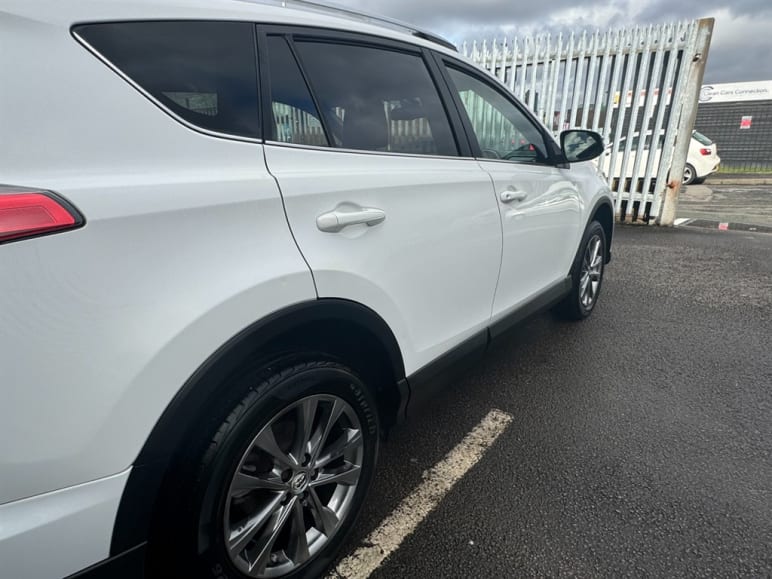 2.0 D-4D Excel SUV 5dr Diesel Manual Euro 6 (s/s) (143 ps)