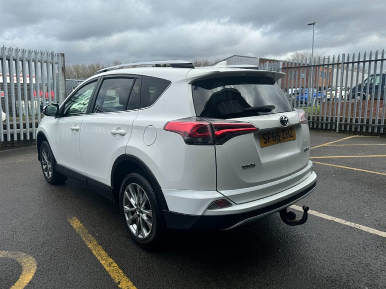 2.0 D-4D Excel SUV 5dr Diesel Manual Euro 6 (s/s) (143 ps)