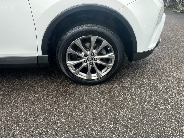 2.0 D-4D Excel SUV 5dr Diesel Manual Euro 6 (s/s) (143 ps)