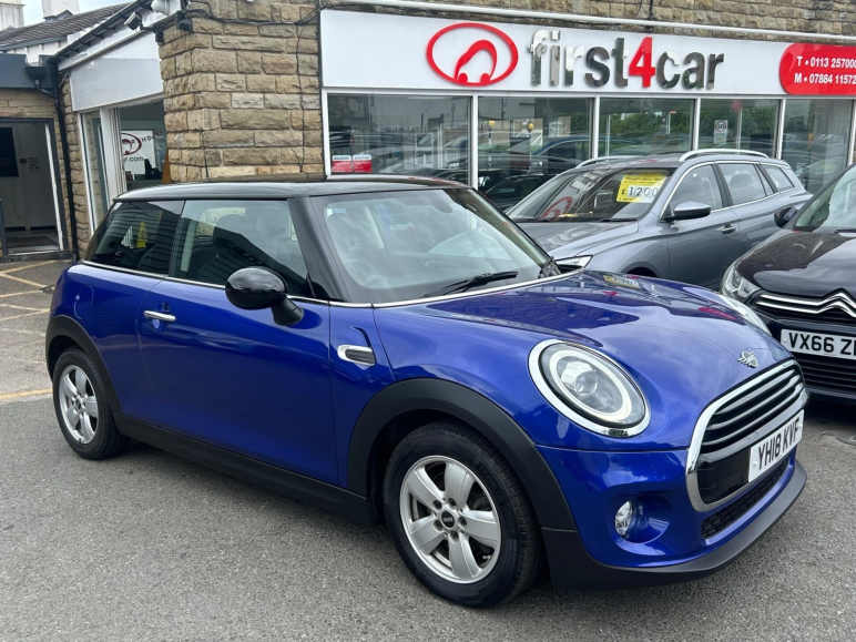 MINI HATCHBACK