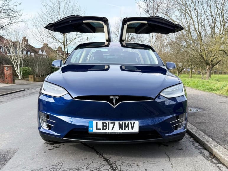 TESLA MODEL X