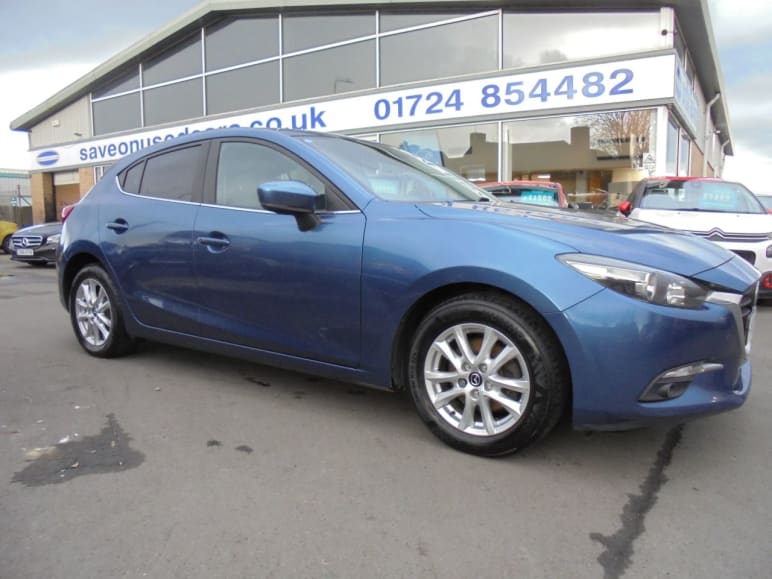 MAZDA 3