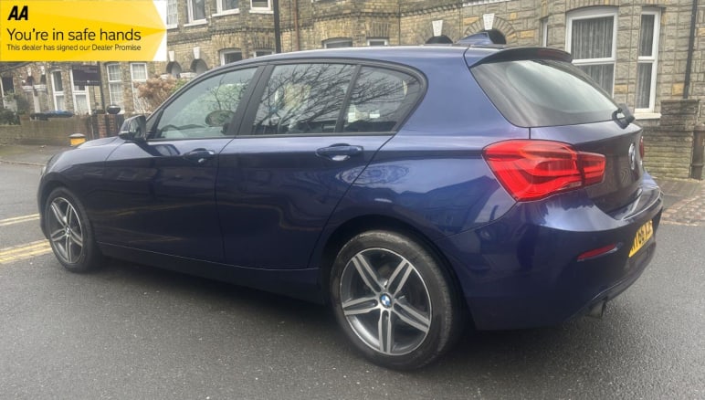 BMW 1 SERIES