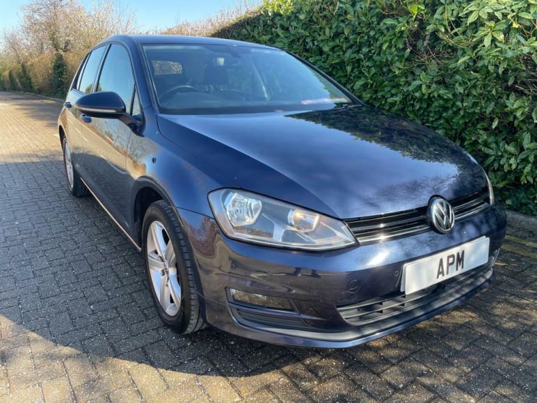 VOLKSWAGEN GOLF