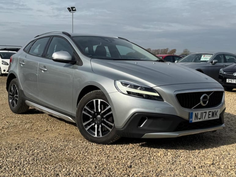 VOLVO V40