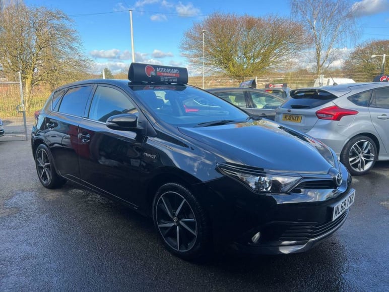 TOYOTA AURIS