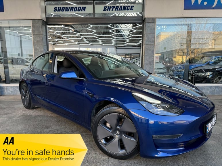 TESLA MODEL 3