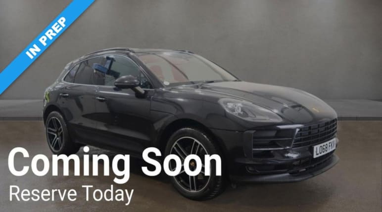 PORSCHE MACAN