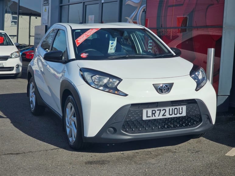 TOYOTA AYGO X