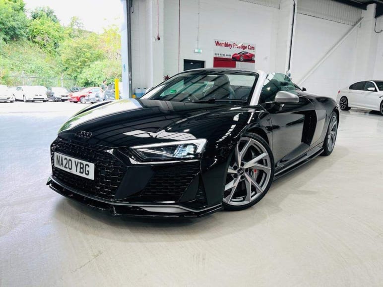 AUDI R8