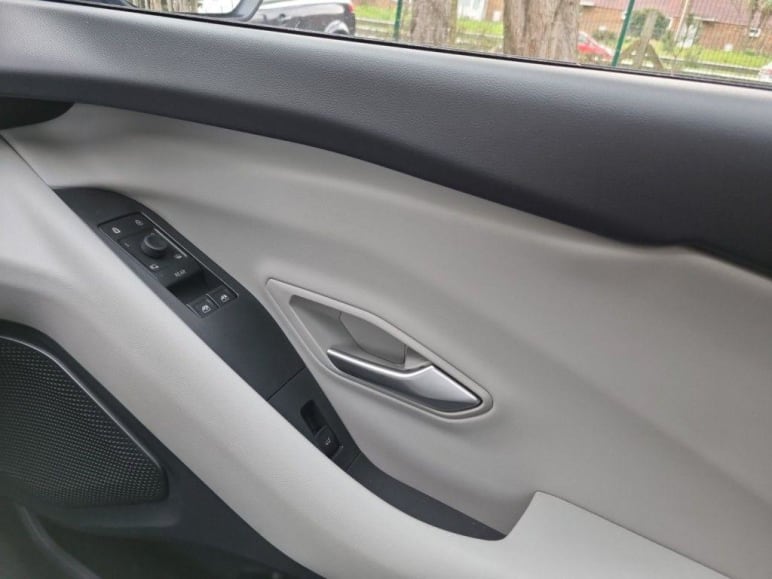 250kW Premium 79kWh AWD 5dr Auto