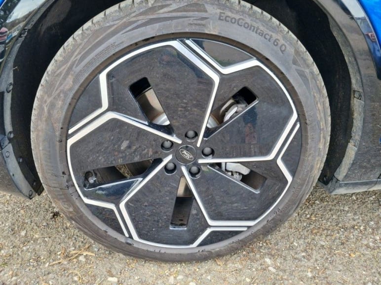 250kW Premium 79kWh AWD 5dr Auto