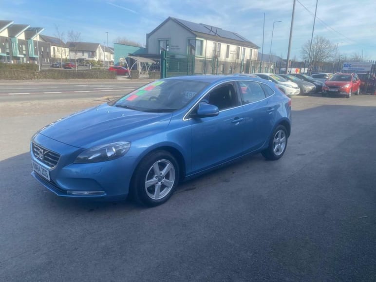 VOLVO V40