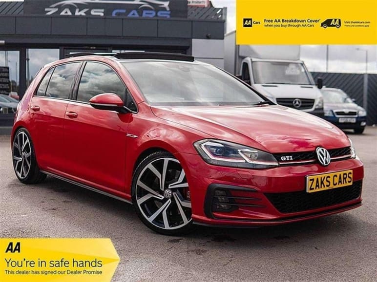VOLKSWAGEN GOLF