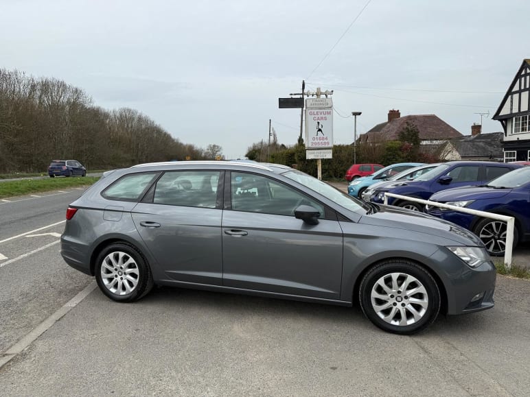 SEAT LEON