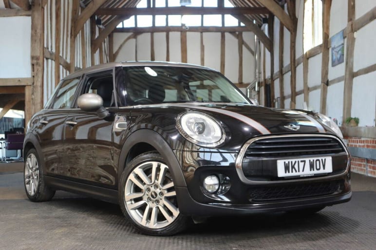 MINI HATCHBACK