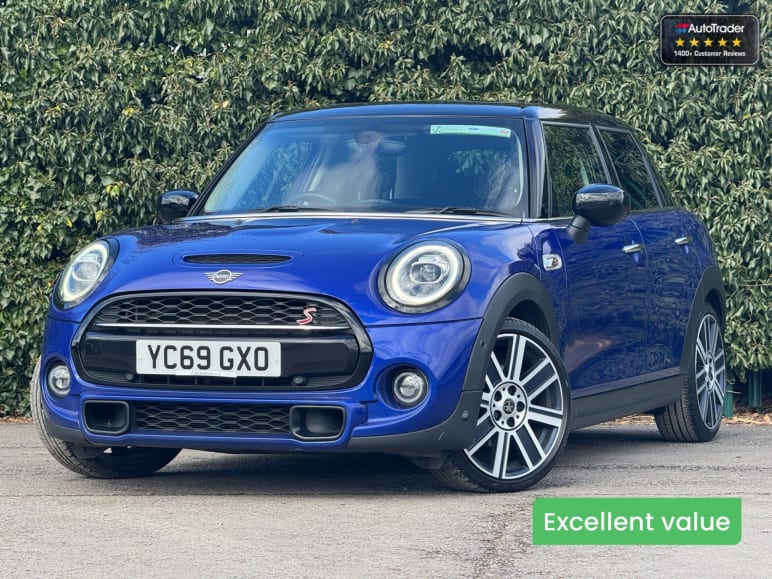 MINI HATCHBACK