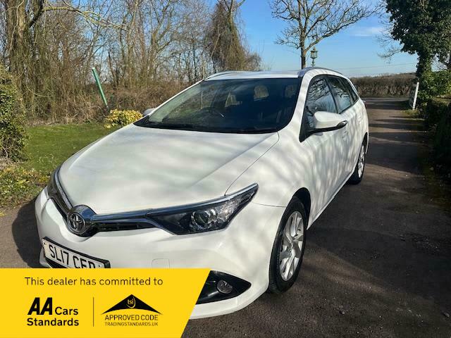 TOYOTA AURIS
