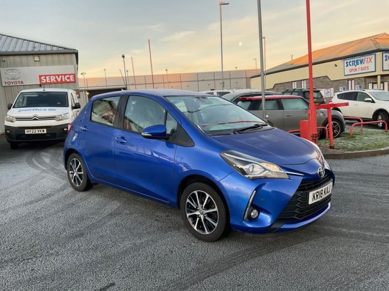 TOYOTA YARIS