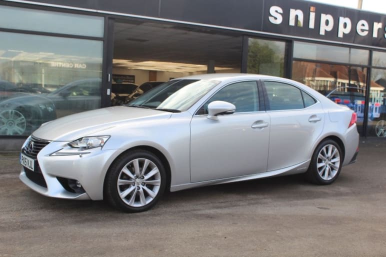 LEXUS IS