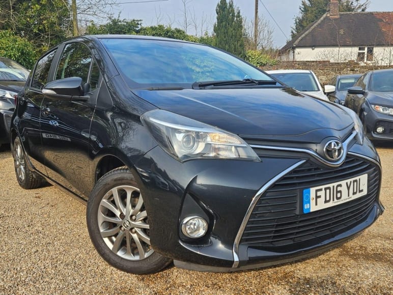 TOYOTA YARIS