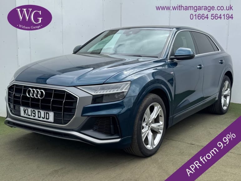 AUDI Q8