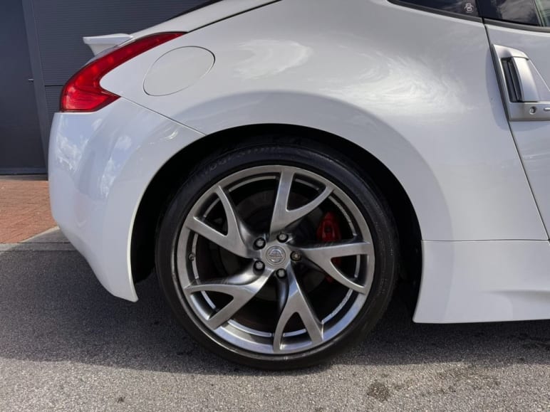 3.7 V6 GT 3d 323 BHP