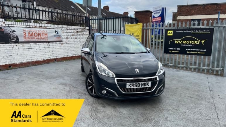 PEUGEOT 208