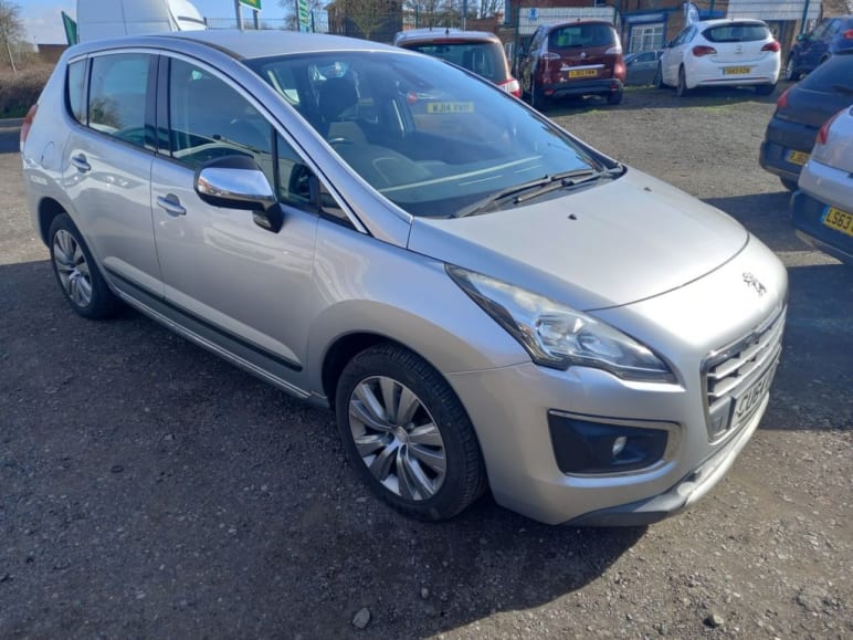 PEUGEOT 3008