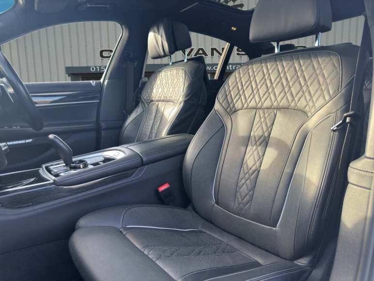 M760L 6.6 Twin Turbo V12 Limousine XDrive Euro 6