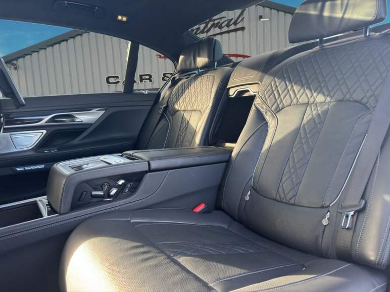 M760L 6.6 Twin Turbo V12 Limousine XDrive Euro 6
