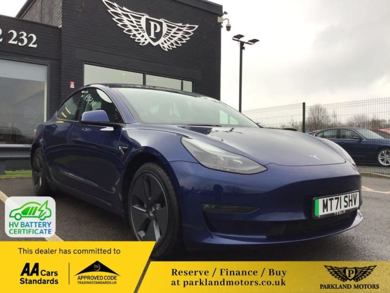 TESLA MODEL 3