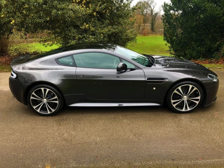 ASTON MARTIN VANTAGE