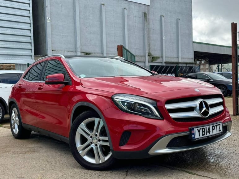 MERCEDES-BENZ GLA