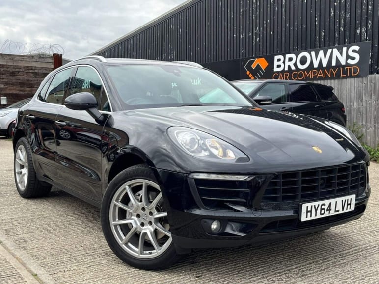 PORSCHE MACAN