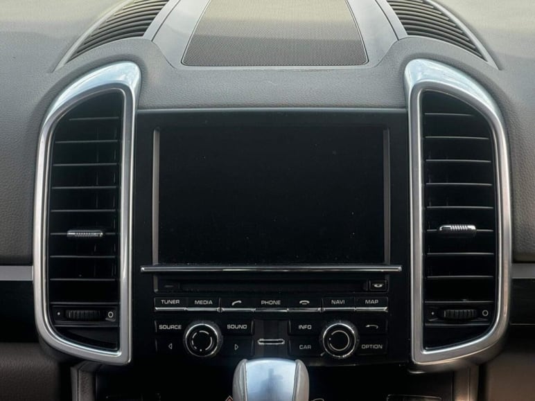 3.0L D V6 TIPTRONIC 5d AUTO 245 BHP