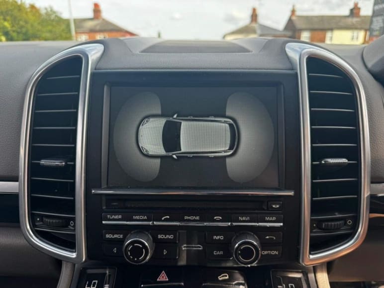 3.0L D V6 TIPTRONIC 5d AUTO 245 BHP