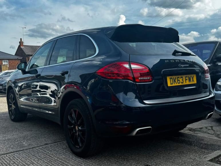 3.0L D V6 TIPTRONIC 5d AUTO 245 BHP