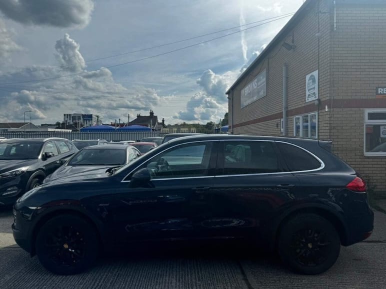 3.0L D V6 TIPTRONIC 5d AUTO 245 BHP