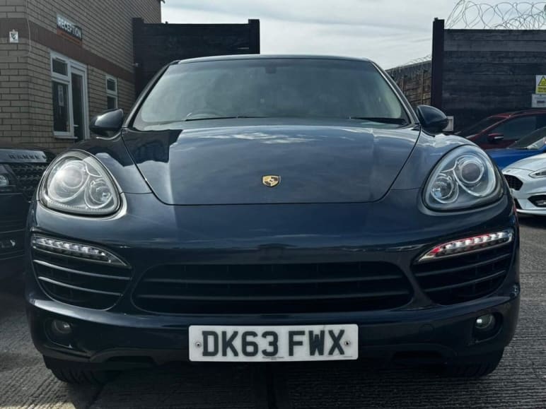 3.0L D V6 TIPTRONIC 5d AUTO 245 BHP